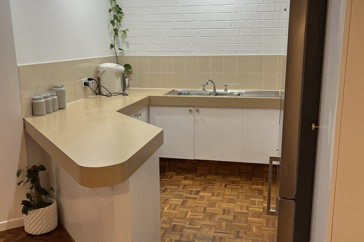 3 bedroom comfortable home close to everything - 10