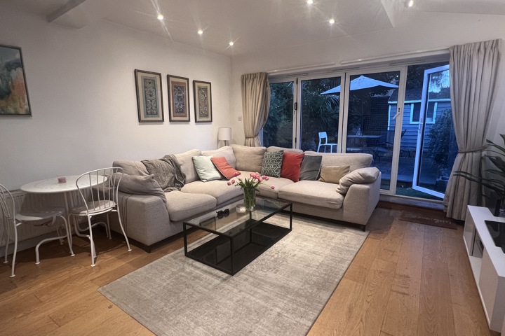 Charming 2 bedroom garden flat in West London - 1