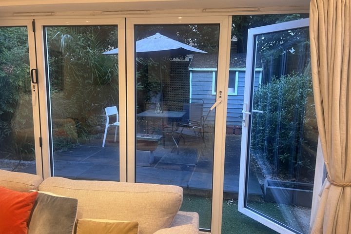 Charming 2 bedroom garden flat in West London - 3