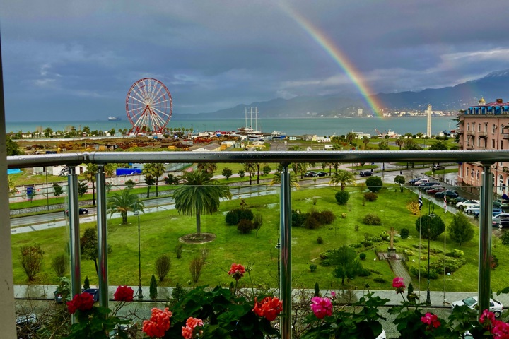 Fully furnished Seafront city apartment. - 7