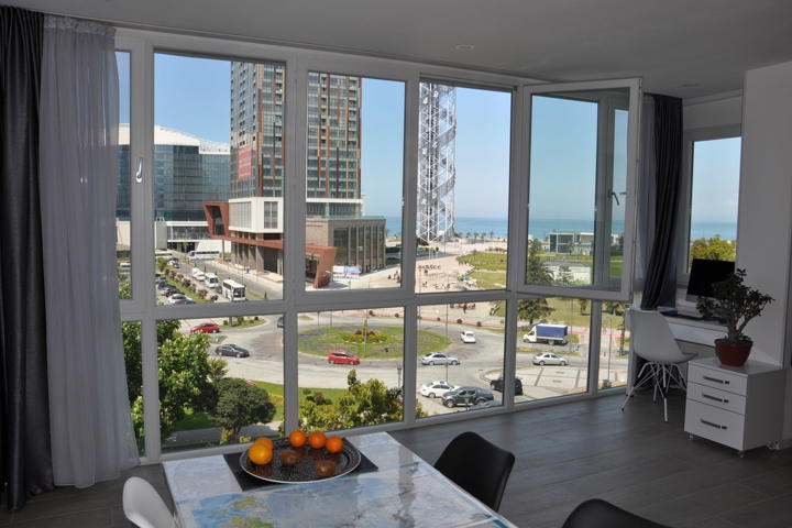 Fully furnished Seafront city apartment. - 9