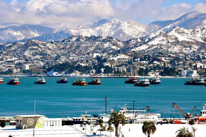 Fully furnished Seafront city apartment. - 13