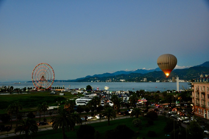 Fully furnished Seafront city apartment. - 16