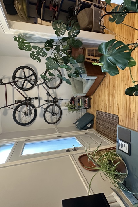 Spacious 2 bedroom in Montreals Mile End - 4