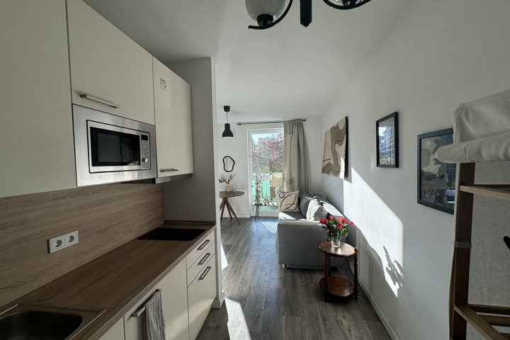 Trendy Kreuzkölln Studio by Maybachufer Canal - 3