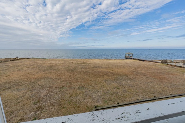 Kite Surfers’ dream Condo w/ Sunset Views - 12