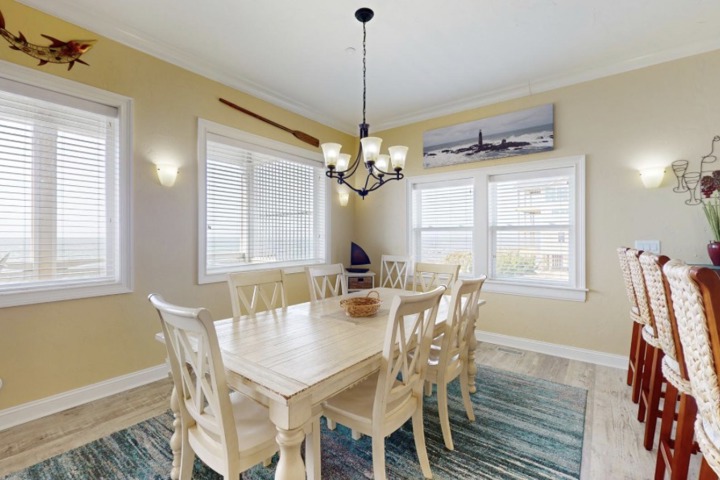 Kite Surfers’ dream Condo w/ Sunset Views - 4