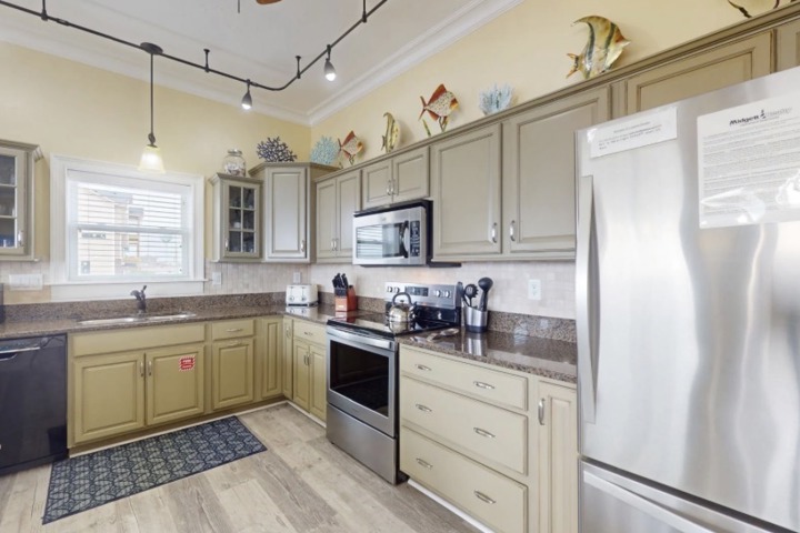 Kite Surfers’ dream Condo w/ Sunset Views - 7