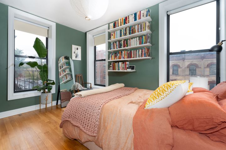 Cozy, sun drenched 1 bedroom in bustling Brooklyn - 4