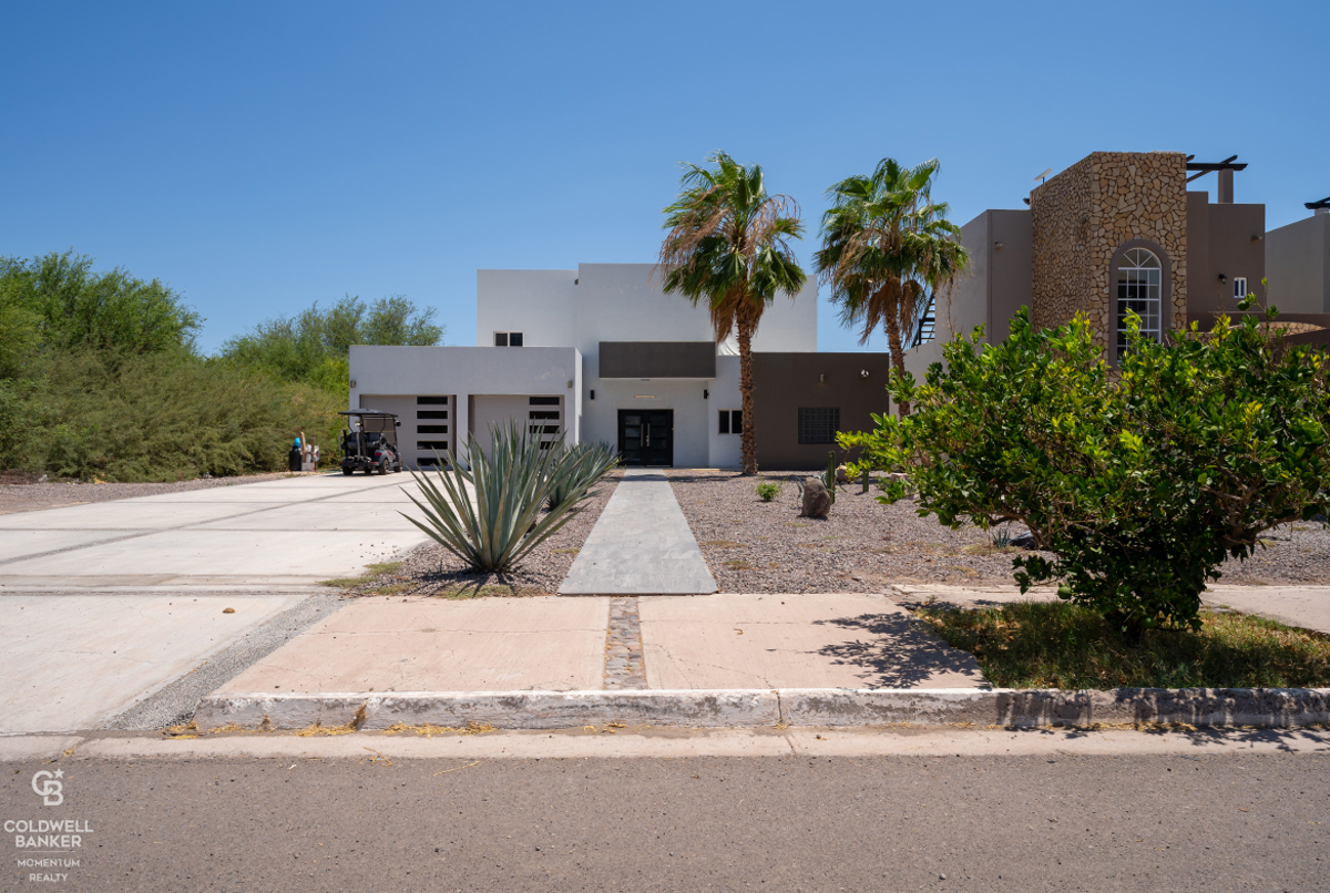 golf course home