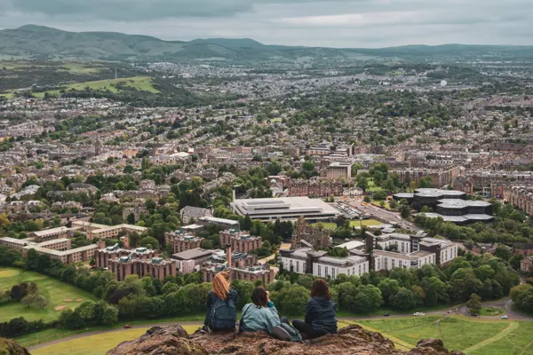 Home Swap Edinburgh - Hike to the Top of Arthur's Seat