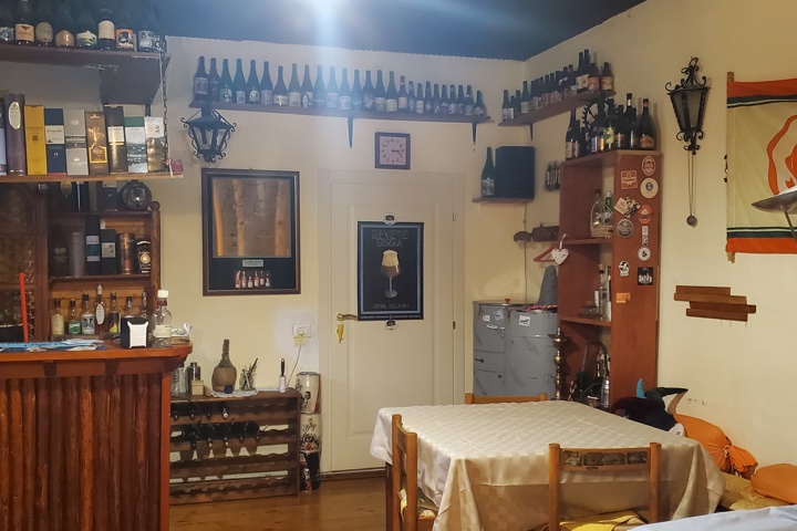 Unique room in the town of Slow Food & Fast Cars! - 1