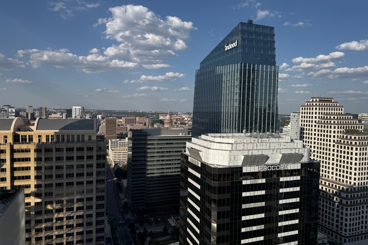 Peaceful Luxury Downtown Austin High Rise - 6