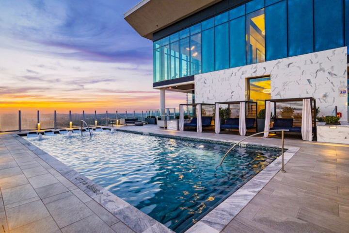 Peaceful Luxury Downtown Austin High Rise - 7