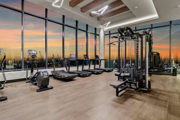 Peaceful Luxury Downtown Austin High Rise - 8