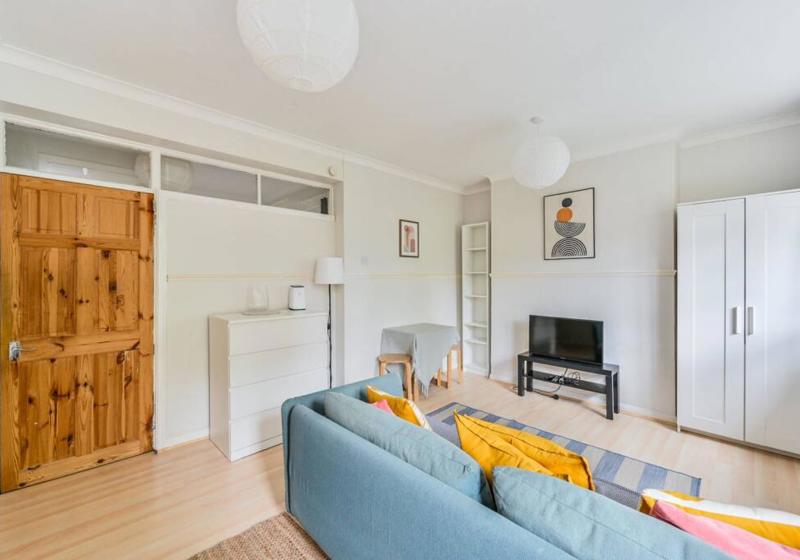 home swap in London, England