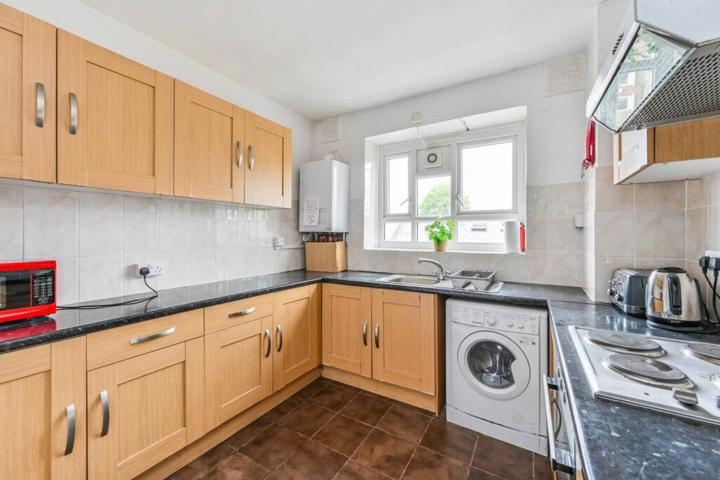 3 bedroom flat in central London - 3