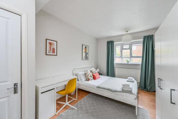 3 bedroom flat in central London - 4