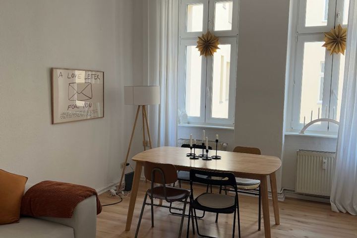 Ronjas Cosy Altbau Appartment in Prenzlauer Berg - 1