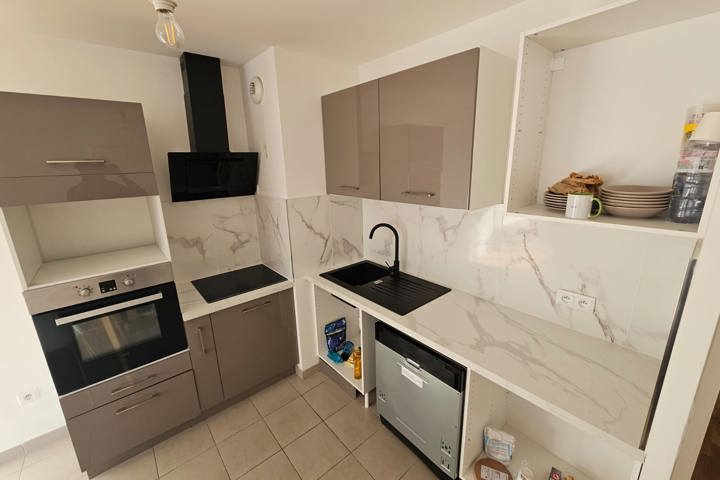 Private Room in a Shared Apartment in Paris area - 1