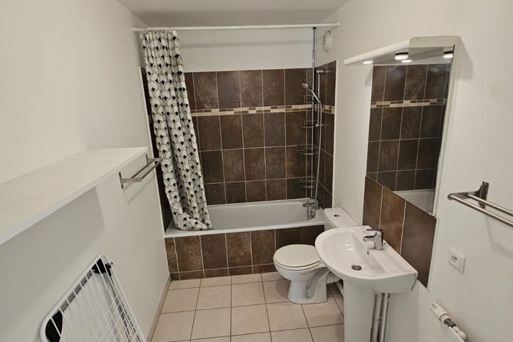 Private Room in a Shared Apartment in Paris area - 2