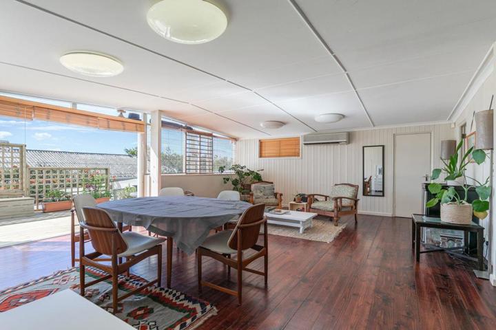 Stylish Two-Bedroom Stay in the Heart of Cape Town - 1