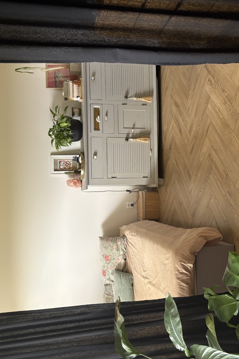 Studio for 4 - 8