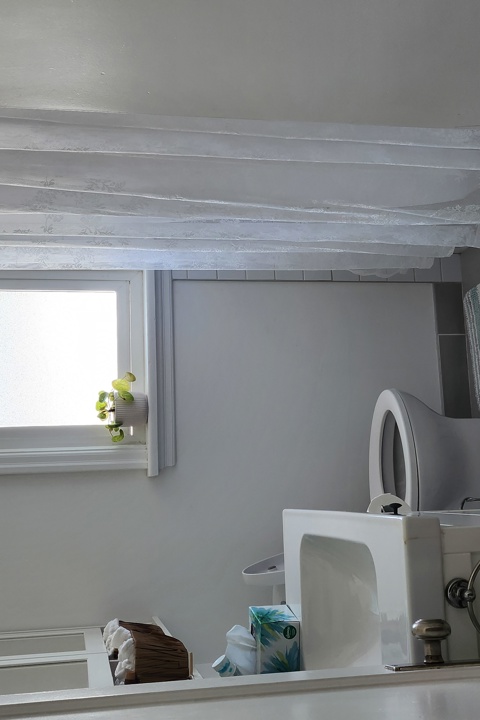 Bright Vintage Home Near Ocean & Uni - Victoria BC - 4