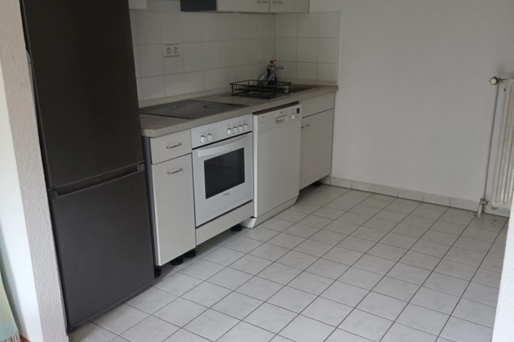 Spacious, Bright & Furnished with Garden - 3