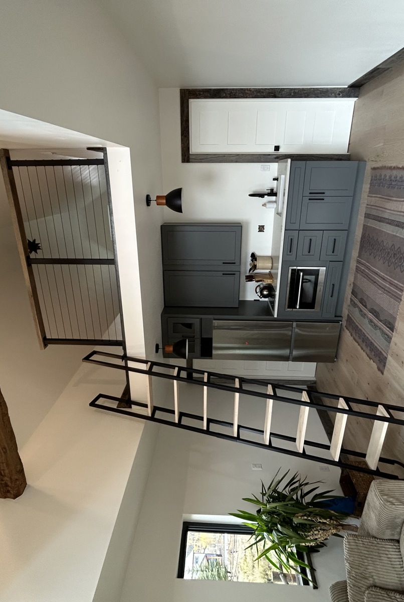 Modern mountain guest house