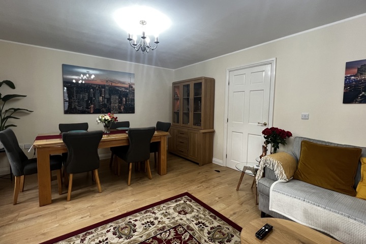 2 bedroom flat in Manchester, UK - 3