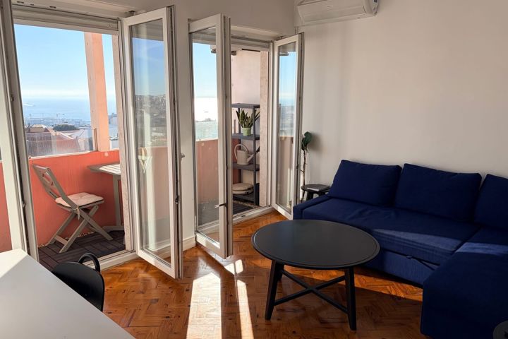 Sunny 1 bedroom apartment in the heart of Lisbon - 2