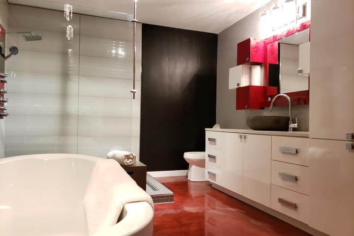 Modern Country Setting Home - 17