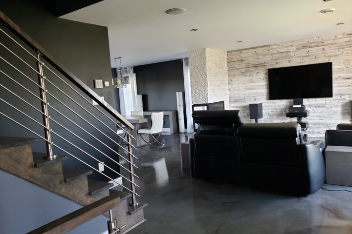 Modern Country Setting Home - 27