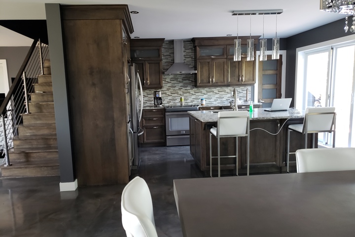 Modern Country Setting Home - 29