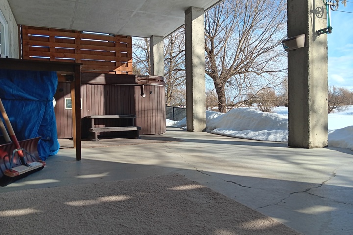 Modern Country Setting Home - 7