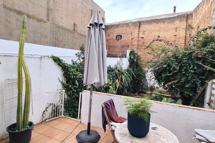 Cousy house with a private garden in Poblenou - 11