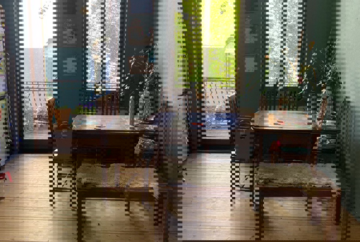 Charmante Altbauwohnung mit Balkon und Garten