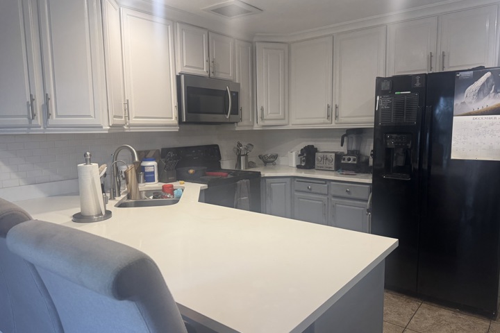 Mountain getaway with beautiful deck and backyard - 1