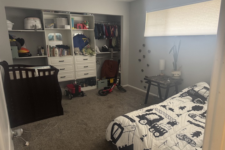 Mountain getaway with beautiful deck and backyard - 4