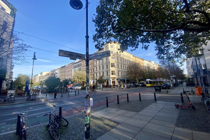 2-Room Altbau in the Heart of Prenzlauer Berg - 7
