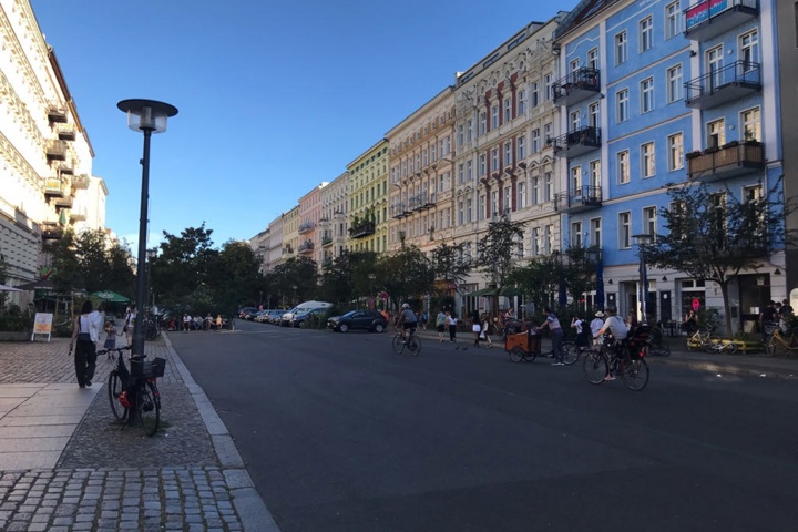 2-Room Altbau in the Heart of Prenzlauer Berg - 8