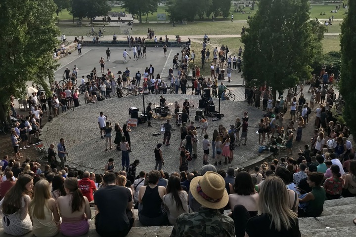 2-Room Altbau in the Heart of Prenzlauer Berg - 9