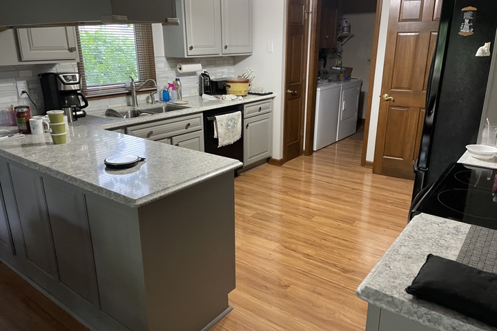 Suburban Ranch with Basement and Garage - 9