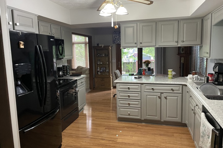 Suburban Ranch with Basement and Garage - 10