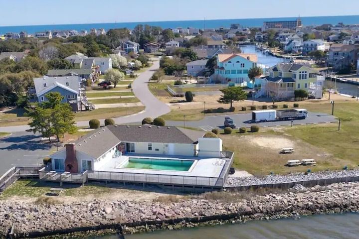 Waterfront - Hot Tub, Boat, Kayak, Tiki bar/Swings - 3