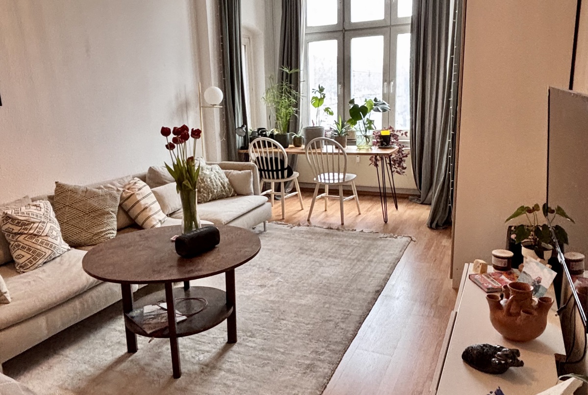 Bright Prenzlauer Berg Apartment with Workspaces
