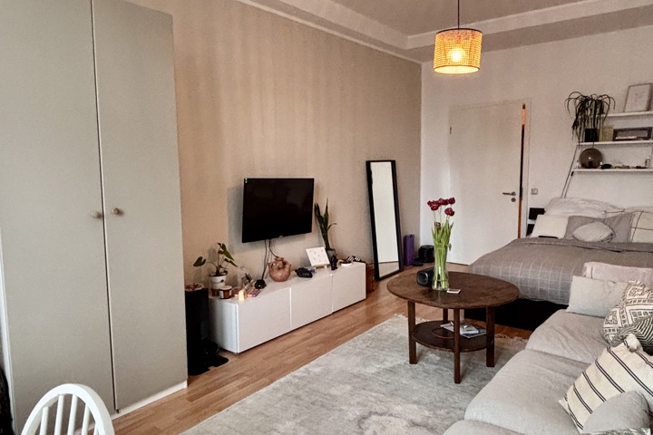 Bright Prenzlauer Berg Apartment with Workspaces - 2