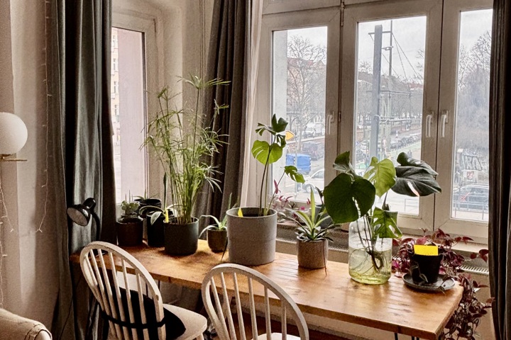 Bright Prenzlauer Berg Apartment with Workspaces - 3