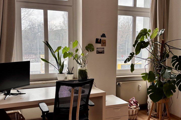 Bright Prenzlauer Berg Apartment with Workspaces - 7